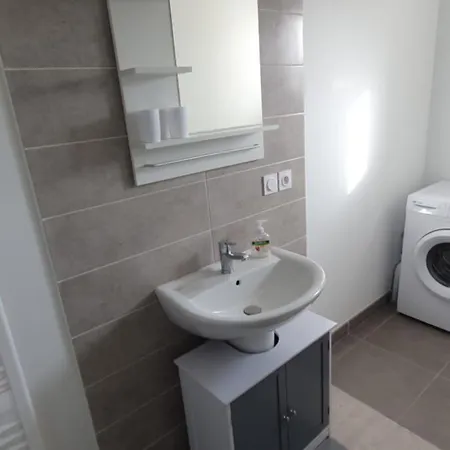 Lejlighed 1 Rdc Et 1 1er Etage Hauts De Les Avignon