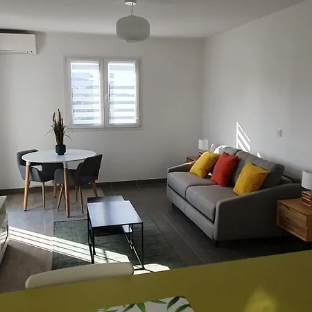 公寓 1 Rdc Et 1 1er Etage Hauts De Les Avignon 阿维尼翁新城